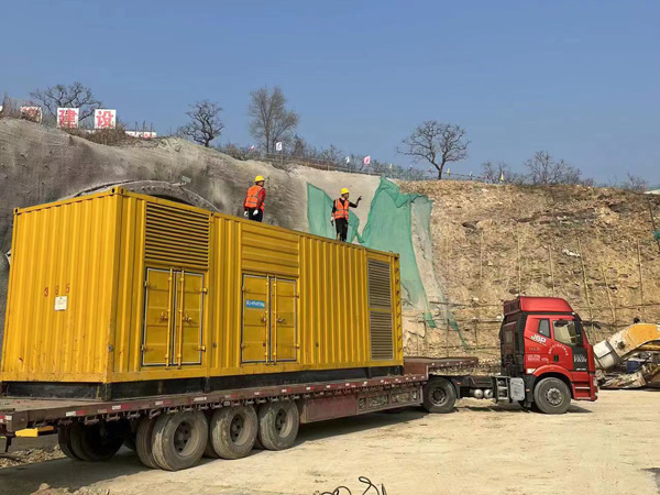 湘东发电机租赁如何根据测试结果判断机油泵的工作状态是否正常？